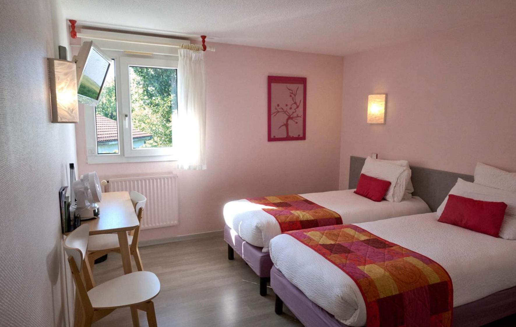 Logis Hotel Le Moulin Des Gardelles Riom Luaran gambar