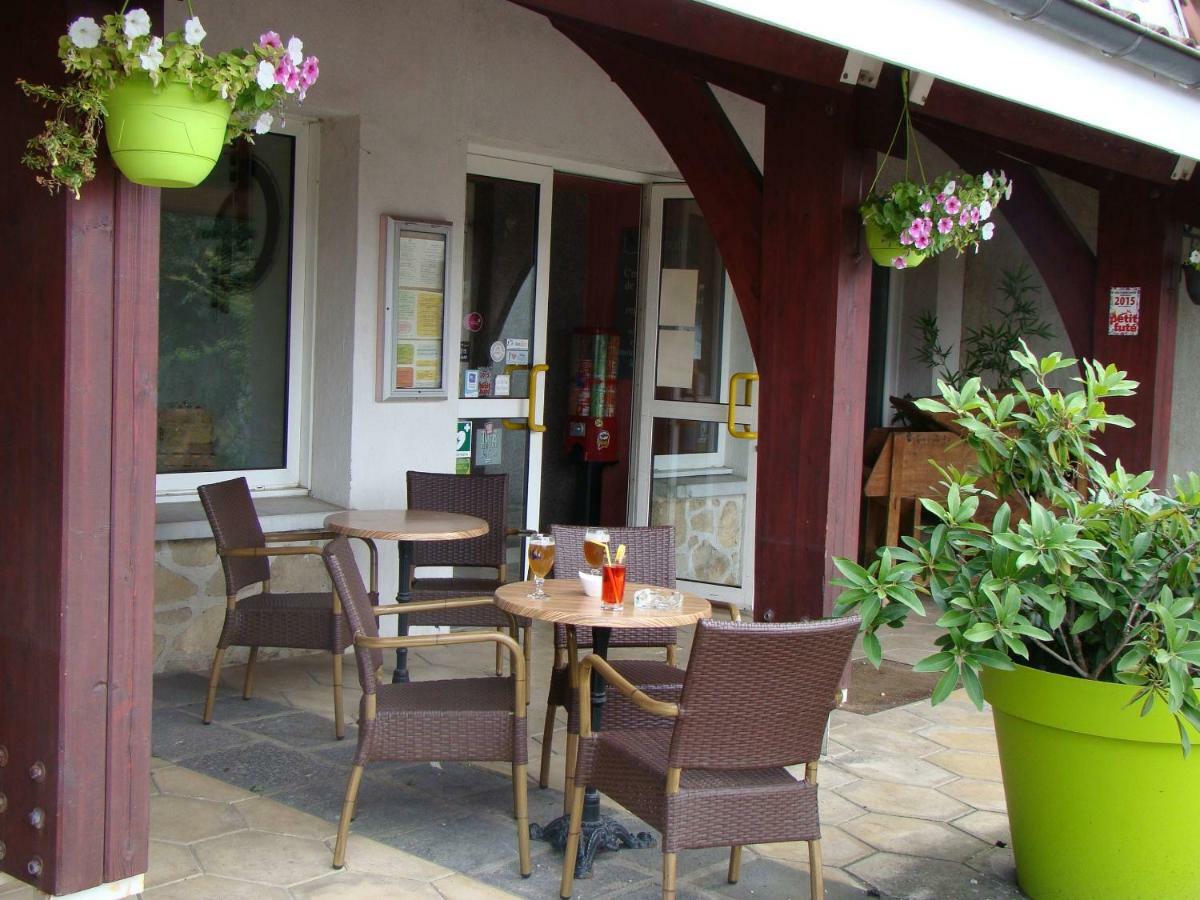 Logis Hotel Le Moulin Des Gardelles Riom Luaran gambar